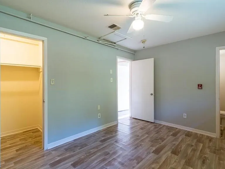 7621 Gleason Rd — Photo 13