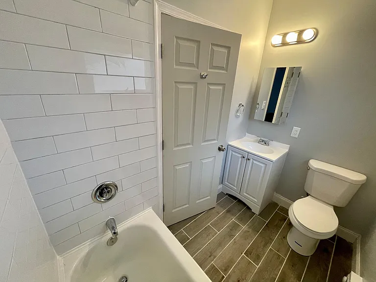 515 N Franklin St #DOWNSTAIRS — Photo 3