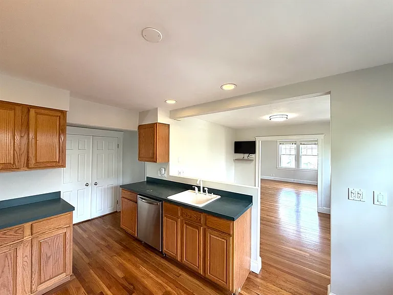 58 Dix St #58 — Photo 3