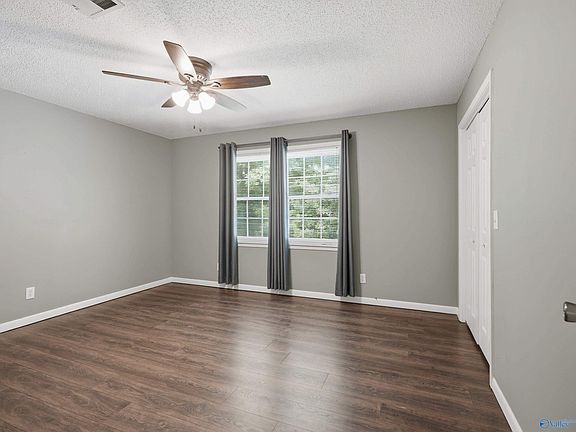 5th image of 1321 Saylor Cir