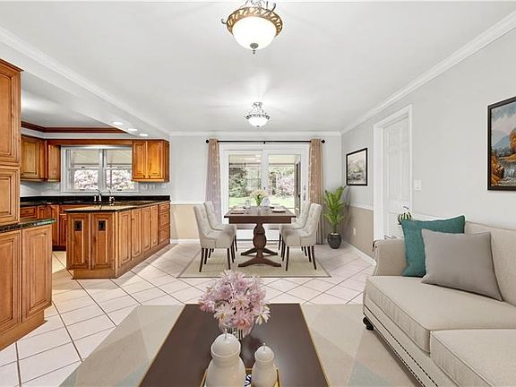 2nd image of 1117 Scenic Dr