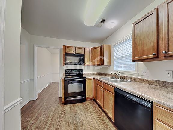 3rd image of 5065 Walden Ridge Dr
