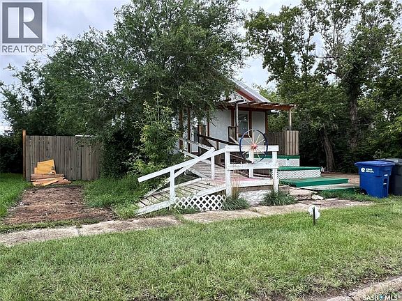 2nd image of 230 2nd Ave E