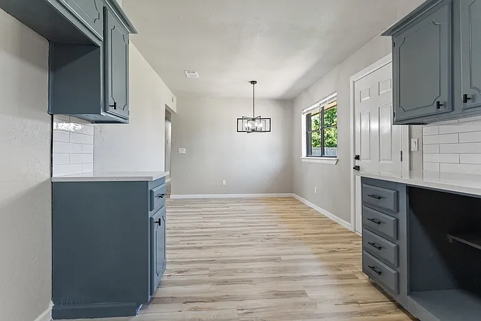 1101 S Bouziden Dr — Photo 6