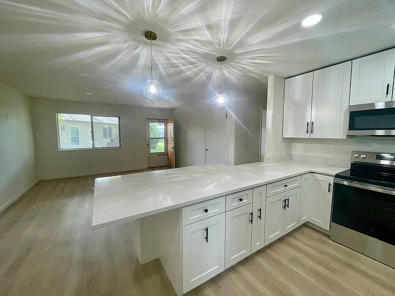 1335 Cherry St — Photo 5