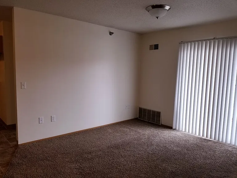 4010 University Ave — Photo 2
