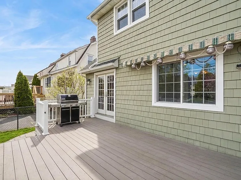 59 Shelley Ave — Photo 17