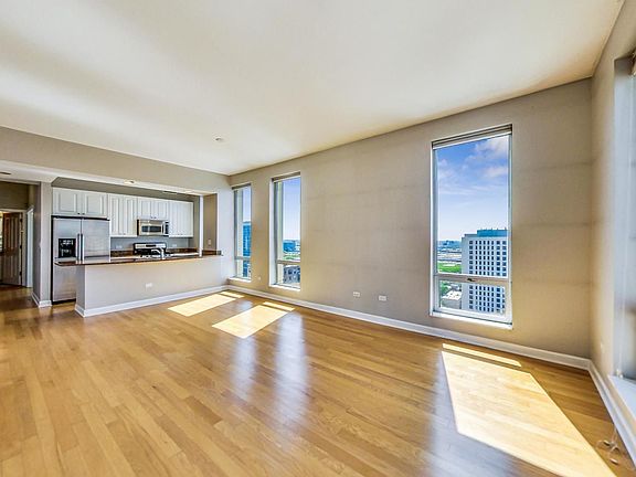 5th image of 1250 S Michigan Ave APT 2009