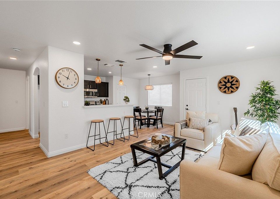 1st image of 34634 Paseo Del Valle