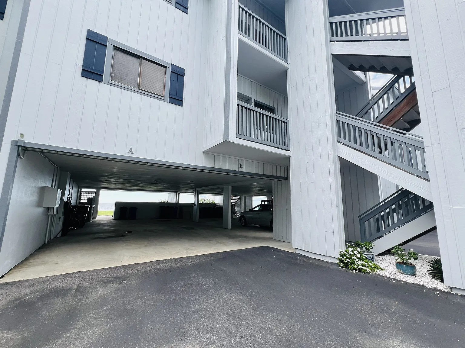 2 bed, 960 sqft, $2,200 — Photo 3