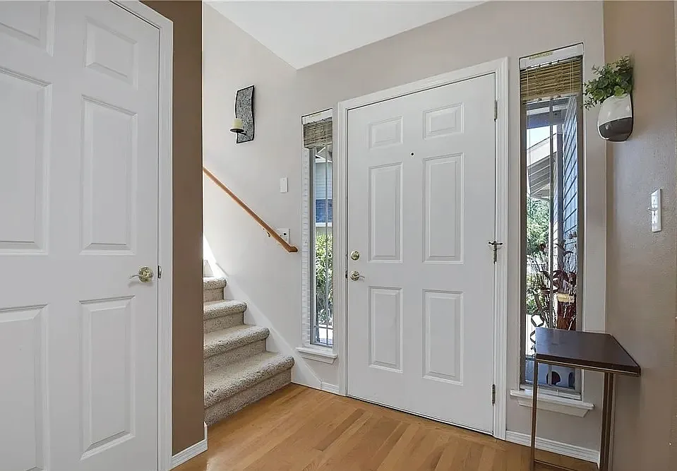 3 bed, 2.5 bath, 1577 sqft, $3,199 — Photo 4