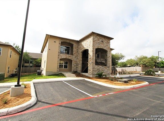 2nd image of 4847 Brandeis St #4102