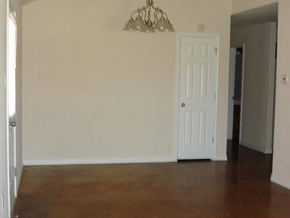 3rd image of 4101 Cambridge Dr Unit A
