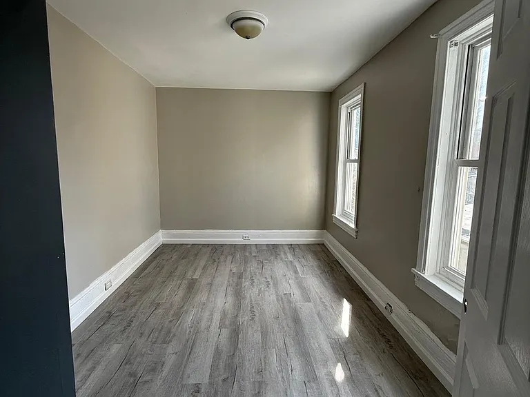 135 Peach St — Photo 10