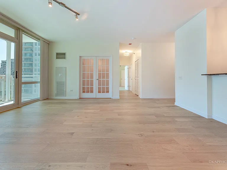 757 N Orleans St #804 — Photo 8