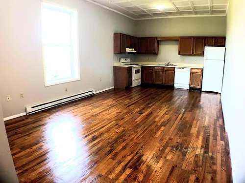 310 W Potomac St #8 Photo 1