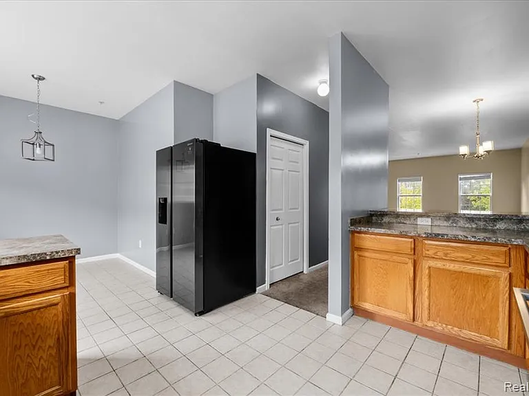 22684 Goddard Rd — Photo 8