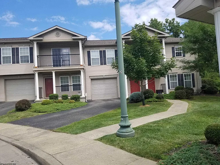 136 Barrington Ct — Photo 26