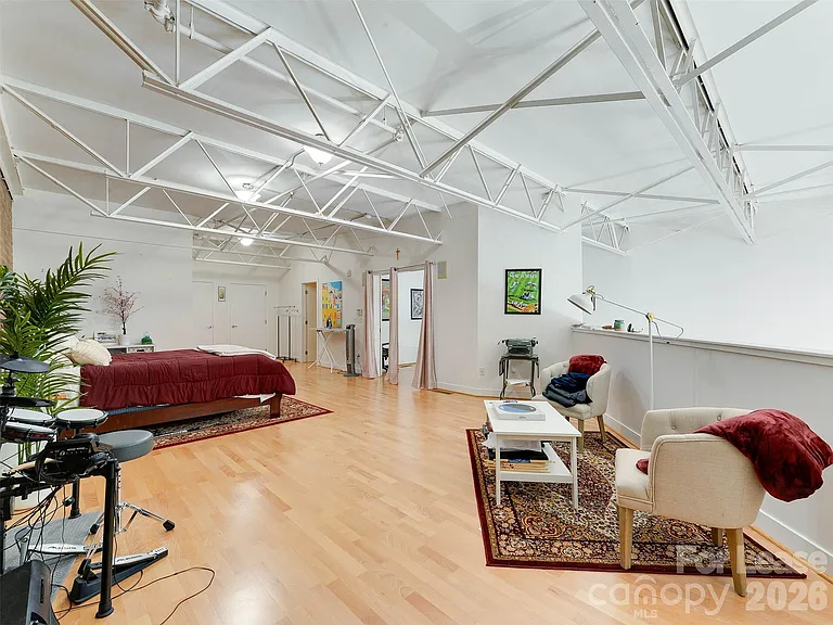 909 Westmere Ave — Photo 34