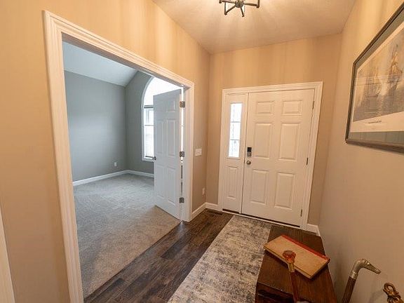 2nd image of 632 Fieldstone Dr #91