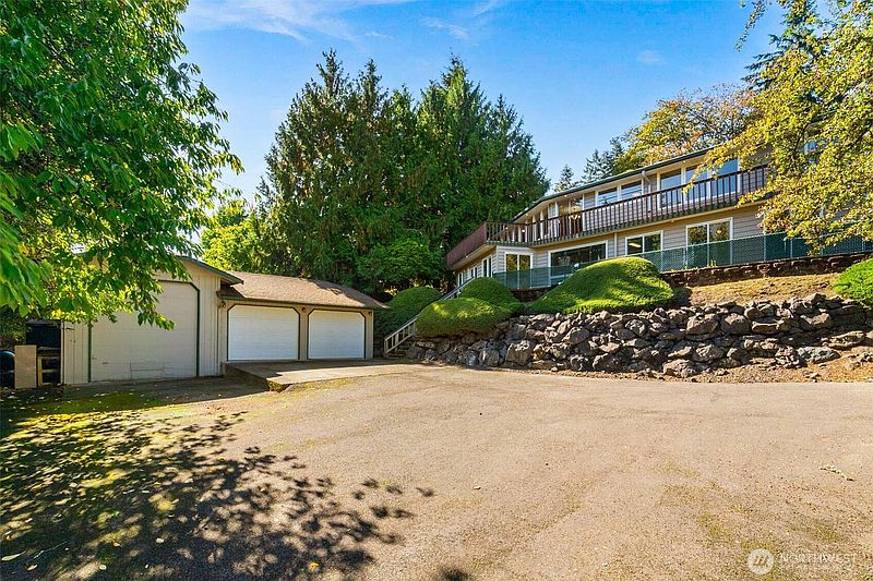 4th image of 406 3rd Avenue SW