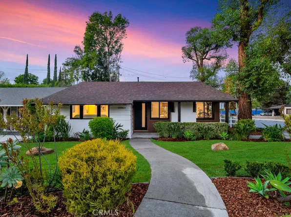 20901 Dumetz Rd, Woodland Hills, CA 91364