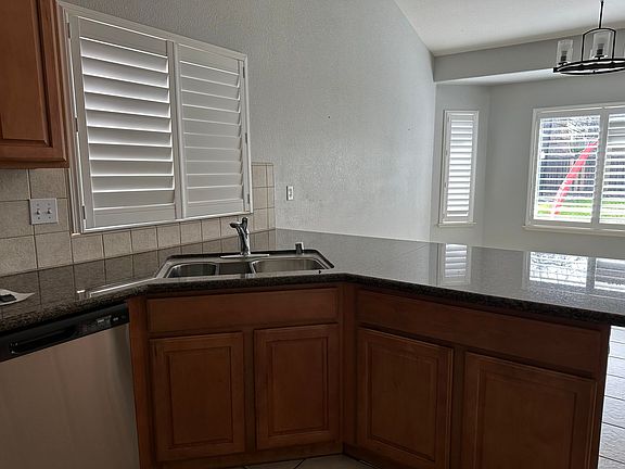 5th image of 5223 W Lark Ct