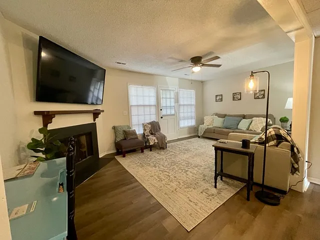 3997 F Valley Ct #F — Photo 1