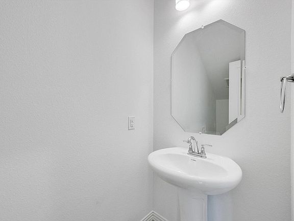 5th image of 3900 Morel Dr
