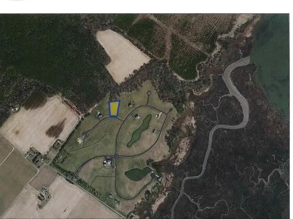 54 Lewis Ln, Parksley, VA 23421