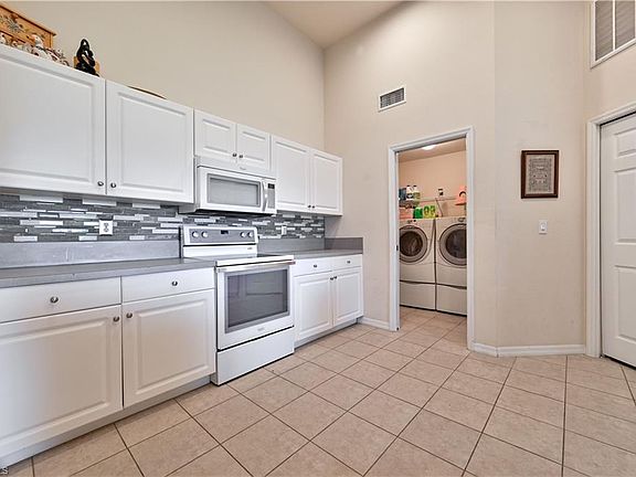5th image of 2813 NW 20th Pl