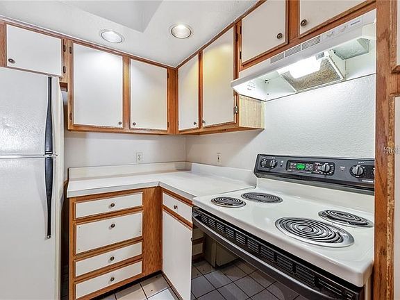 5th image of 4540 Commander Dr APT 2237