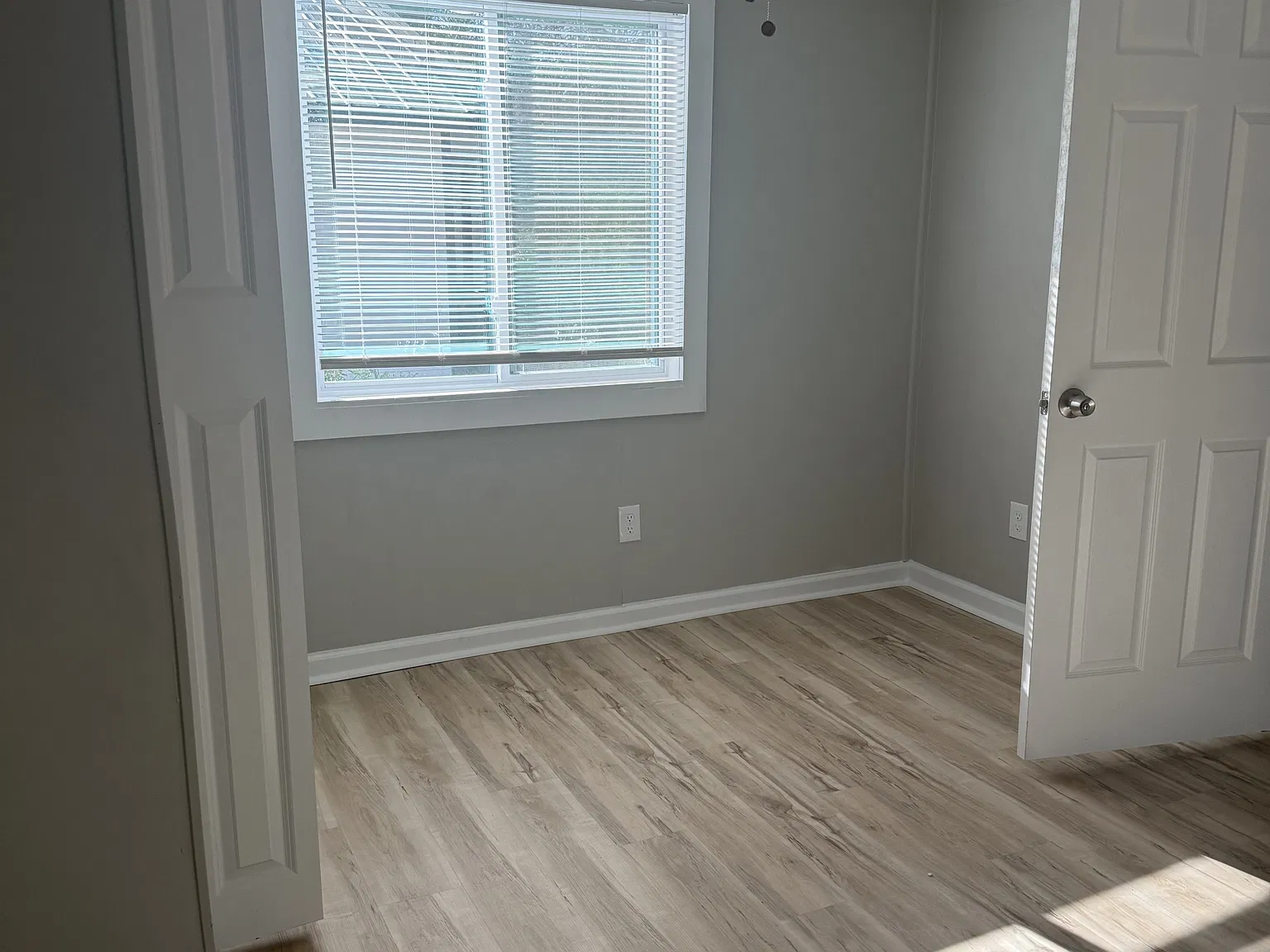 218 East Render Street - 1 — Photo 2