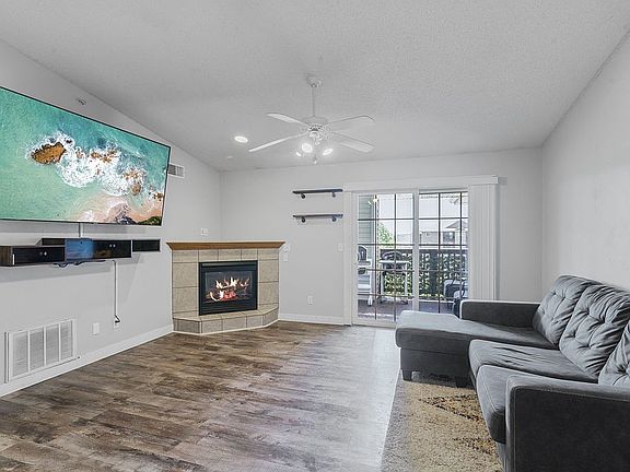 5th image of 545 Penn Ct Unit 10
