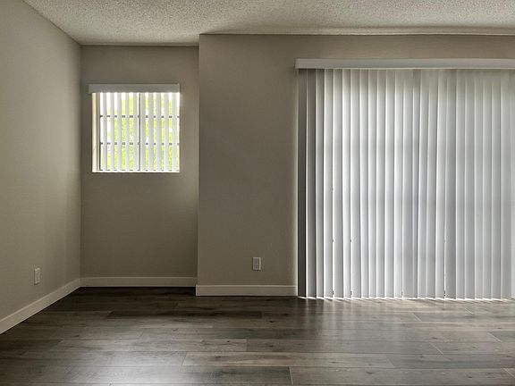 5th image of 626 E Verdugo Ave #V