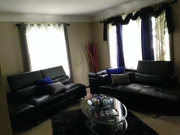 3rd image of 10836 Brunswick Ave