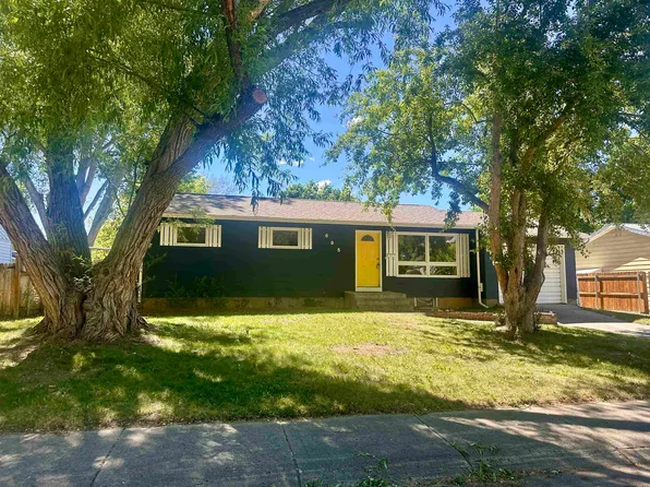 695 N 9th St, Lander, WY 82520