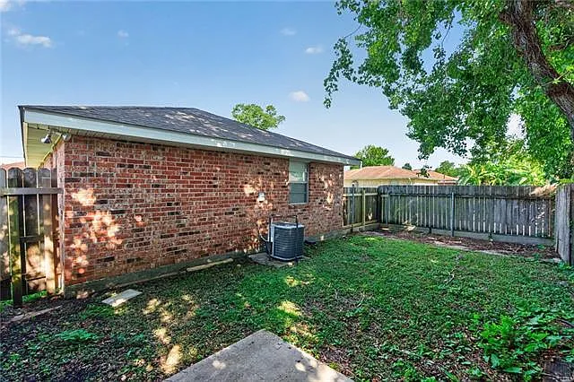 4 bed, 2.0 bath, 1440 sqft, $1,500 — Photo 3