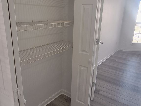 4th image of 1100 Shores Dr #1104