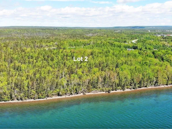 2 Perry Ln, Lennox Passage, NS B0E 1K0