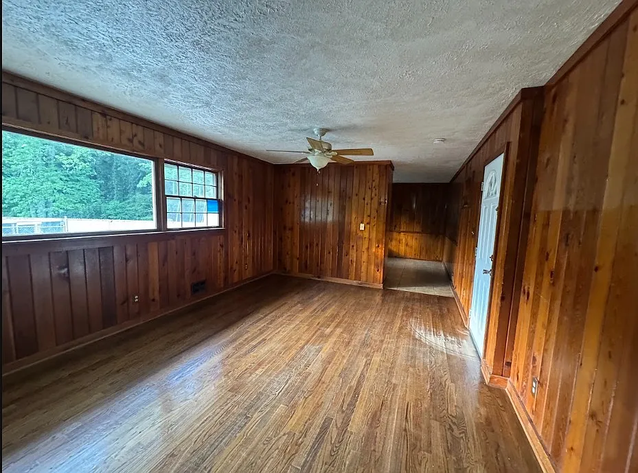 5 bed, 2670 sqft, $2,800 — Photo 3