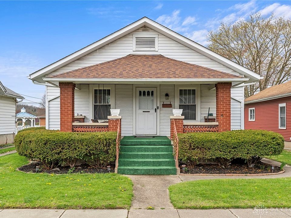 1st image of 15 Mays Ave