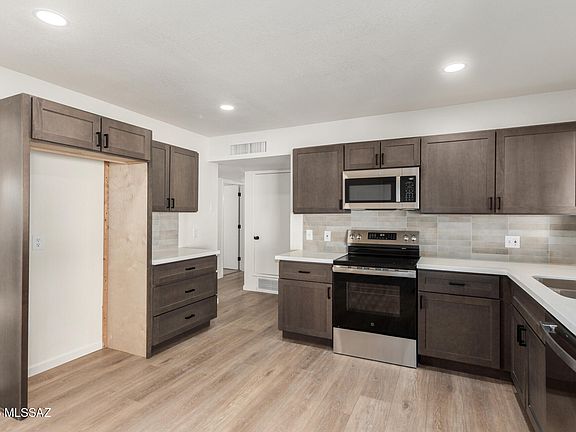 2nd image of 2950 W Calle Pajarito