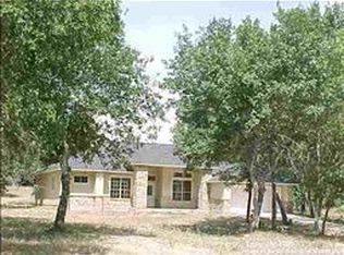 1416 Meadow Gln, Adkins, TX 78101