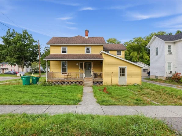 53 Grove St, Warsaw, NY 14569