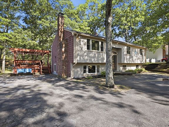 2nd image of 111 Rocky Pond Rd