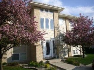 2028 Manico Ct UNIT 101, Crest Hill, IL 60403