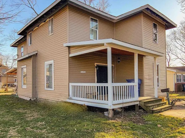 334 E 4th St, Flora, IL 62839