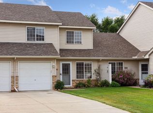 874 Swaps Dr, Shakopee, MN 55379