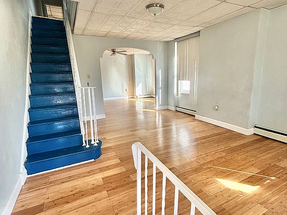 3rd image of 4439 Devereaux St